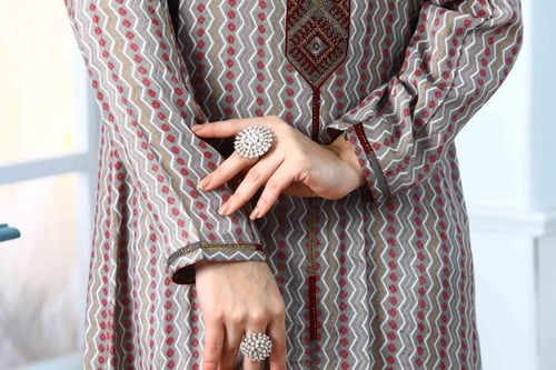 جلابية استايل بحريني لون رمادي موديل DB5-76