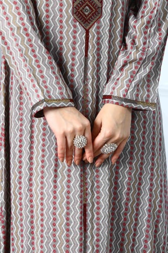 جلابية استايل بحريني لون رمادي موديل DB5-76