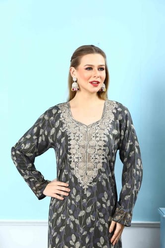 مخور اماراتي جامبو نسائي لون زيتي بصدرية مطرزة مود...