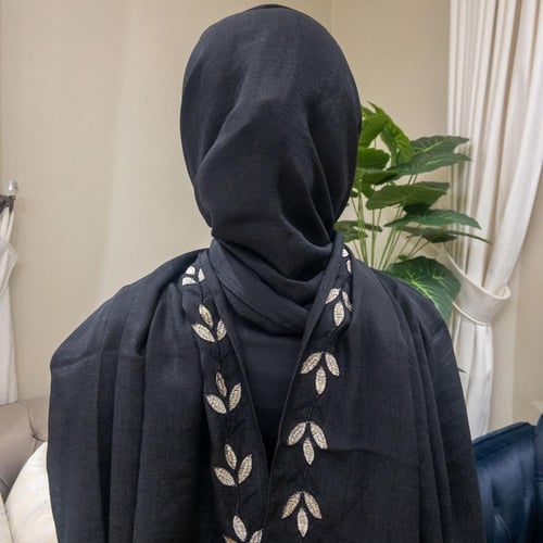 طرحة مطرزة لونين اسود بتطريز ذهبي ابيض موديل TR-02...