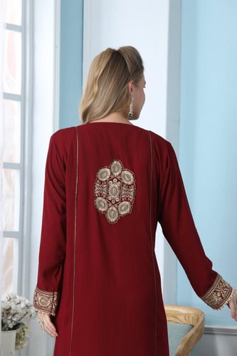 جلابية استايل اماراتي لون عودي موديل KK5-77