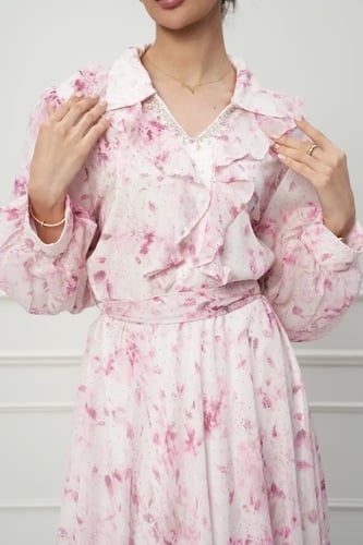 جلابية كويتي لون ابيض مع وردي موديل CH5-13