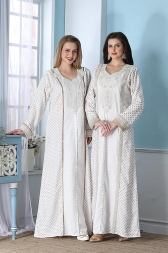 جلابية استايل بحريني لون اوف وايت موديل KK5-82