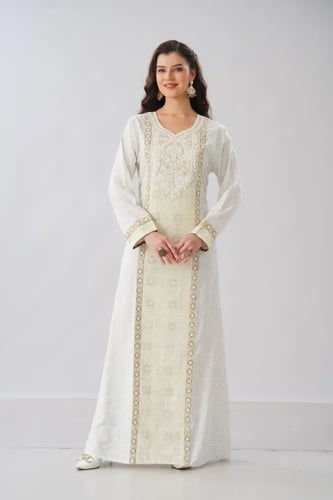 جلابية استايل بحريني لون اوف وايت موديل WS6-152