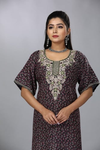 جلابية قطن صدرية لون موف مطرزة موديل SQ4-69