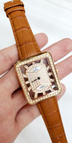 ساعة ماجستي السويسرية انالوج كوارتز( فصوص زركون )...