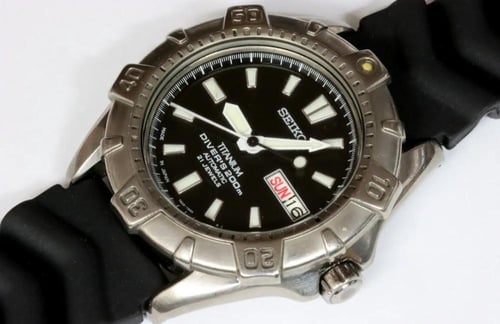 ساعة سيكو تيتانيوم 7S26-0150 خالية من سوء الاستخدا...