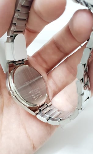 ساعة سيكو اليابانية الرقيقة انالوج كوارتز بتاريخين...