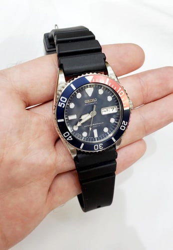 ساعة سيكو 5 سبورتس بيبسي 21 جويلز بتاريخين لون ازر...