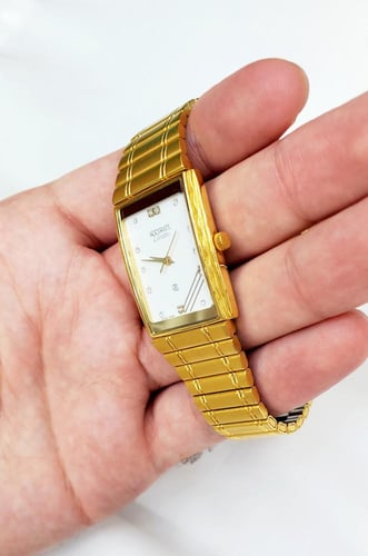 ساعة اكوريت السويسرية انالوج كوارتز (SWISS MADE) م...