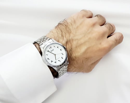 ساعة كيو آند كيو Q&Q كوارتز انالوج ( أرقام عربي )...