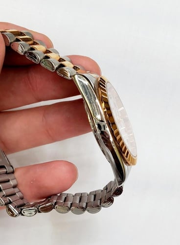 ساعة ايلجينس السويسرية انالوج كوارتز (SWISS MADE)...