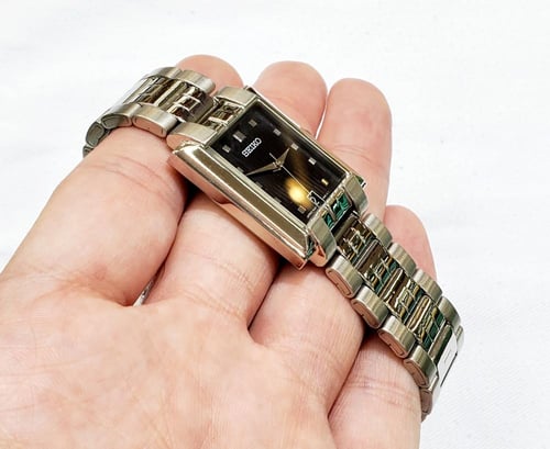 ساعة سيكو اليابانية انالوج كوارتز الرقيقة (Edg)بتا...