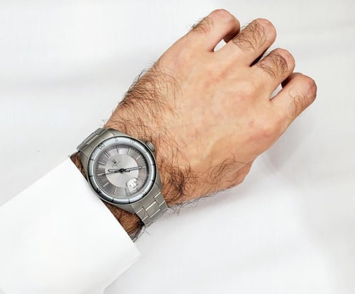 ساعة ايلجينس السويسرية انالوج كوارتز (SWISS MADE)...