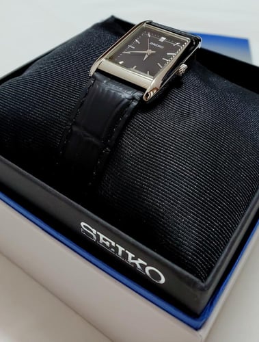 ساعة سيكو اليابانية انالوج كوارتز الرقيقة (Edg) مس...