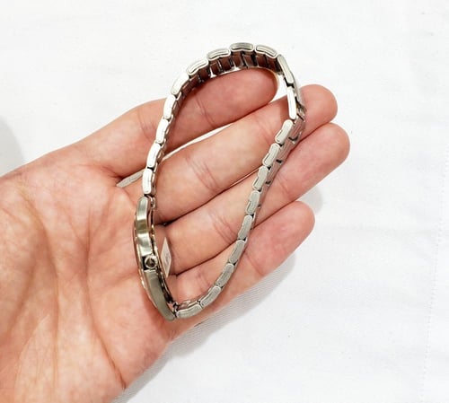 ساعة سيكو اليابانية انالوج كوارتز الرقيقة (Edg) تا...