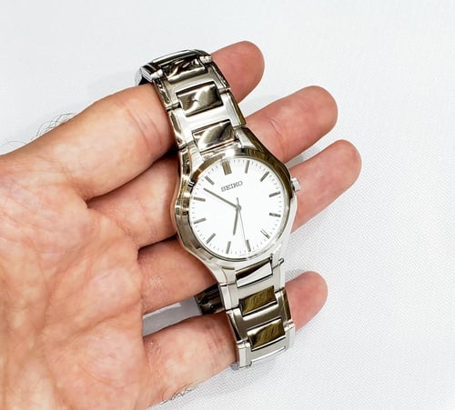 ساعة سيكو اليابانية المميزة انالوج كوارتز الرقيقة...