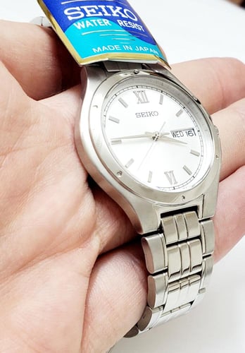 ساعة سيكو اليابانية الرقيقة انالوج كوارتز بتاريخين...