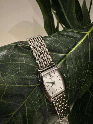 ساعة سيكو اليابانية انالوج كوارتز الرقيقة (Edg) ست...