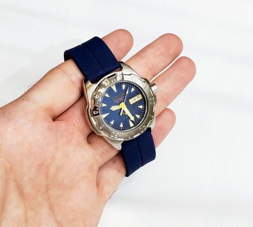 ساعة سيتيزن اوتوماتيكية 21 جويلز ( DIVER'S ) ضد ال...