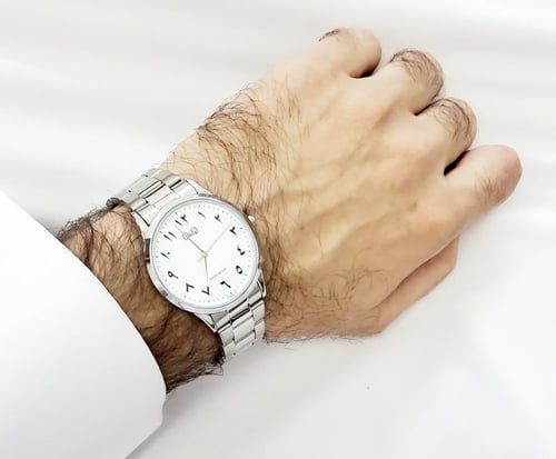 ساعة كيو آند كيو Q&Q الرقيقة كوارتز انالوج ( أرقام...