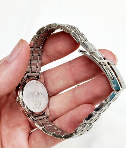 ساعة سيكو اليابانية انالوج كوارتز الرقيقة (Edg) ست...