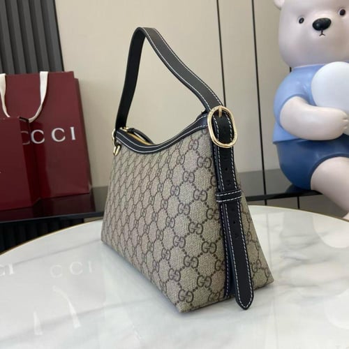 شنطة قوتشي Emblem