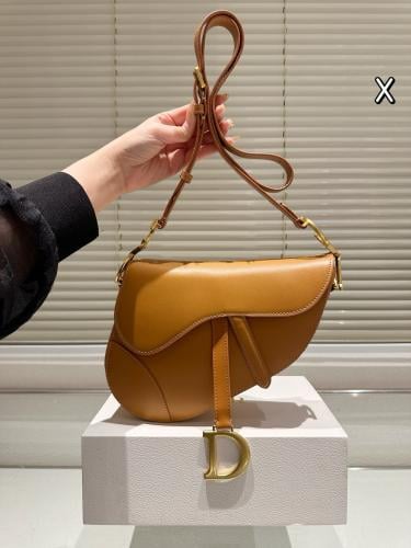 شنطة ديور Saddle (متوفرة بعدة الوان)