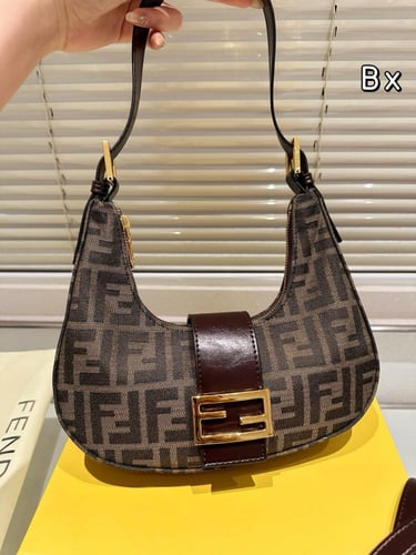 شنطة فندي ( متوفرة بعدة الوان )