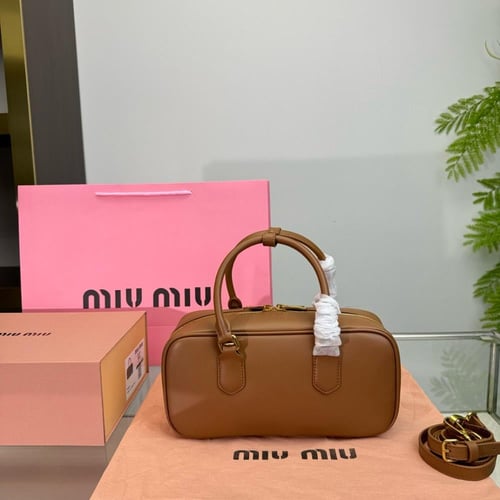 شنطة ميو ميو Arcadie مقاس 28cm ( متوفر بعدة الوان...