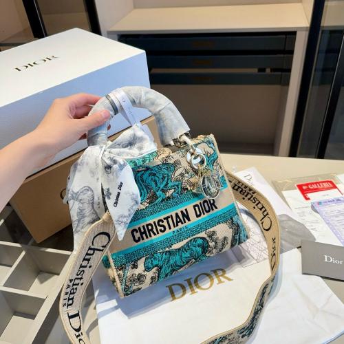شنطة ليدي ديور Laby Dior