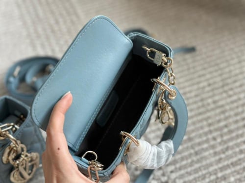 شنطة ليدي ديور Lady Dior (متوفرة بعدة احجام)