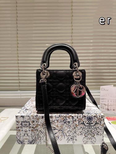 شنطة ليدي ديور لون الهاردوير فضي 17cm Lady Dior (م...