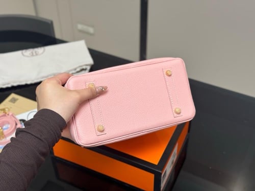 شنطة هرمز Birkin (متوفرة بعدة احجام)