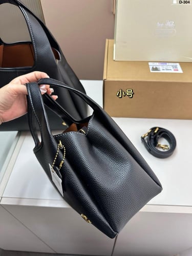 شنطة كوتش لانا Lana ( بالوان متعددة )