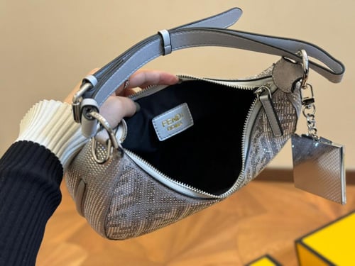 شنطة فندي كريستال