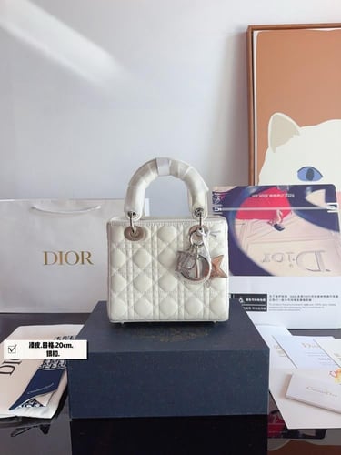 شنطة ديور Lady Dior ليدي ديور مقاس 20cm (متوفرة بع...