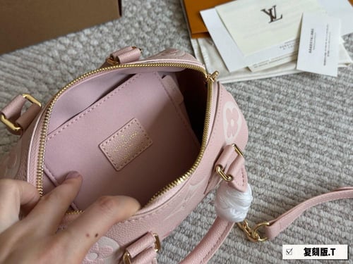 شنطة لويس فيتون Speedy 20cm