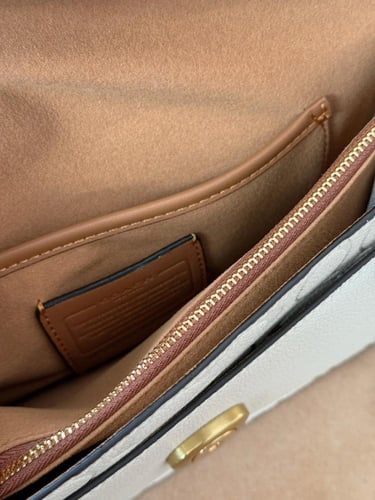 شنطة كوتش تابي Tabby