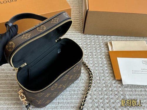 شنطة لويس فيتون Nice BB Vanity