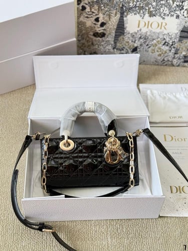 شنطة ليدي ديور 22cm Lady Dior (متوفرة بعدة الوان)