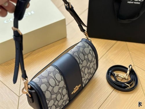 شنطة كوتش اندريا Andrea