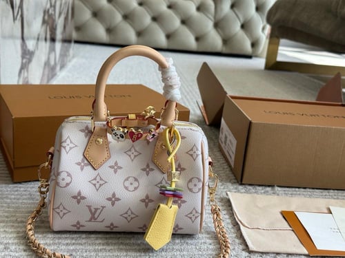 شنطة لويس فيتون SPEEDY