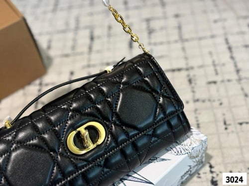 شنطة ديور (متوفرة بعدة الوان)