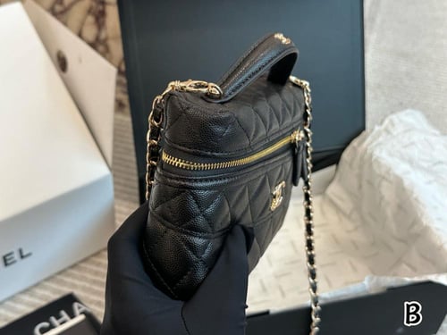 شنطة شانيل (متوفرة بعدة الوان)