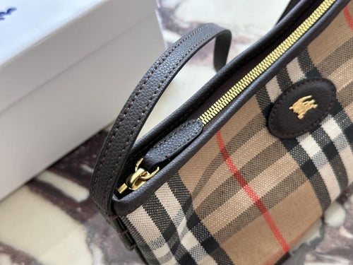 شنطة بربري Burberry