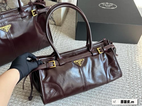 شنطة برادا سوفت لوكس Softlux ( متوفرة بعدة الوان )