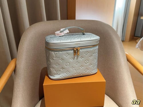 شنطة لويس فيتون Nice BB Vanity (متوفر بعدة الوان)