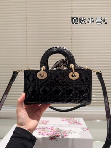 شنطة ليدي ديور 22cm Lady Dior (متوفرة بعدة الوان)