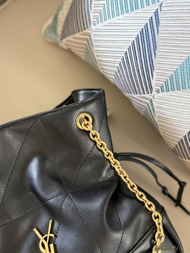 شنطة سان لوران Ysl Jamie Large Pochon
